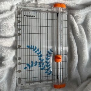9" fiskars paper cutter